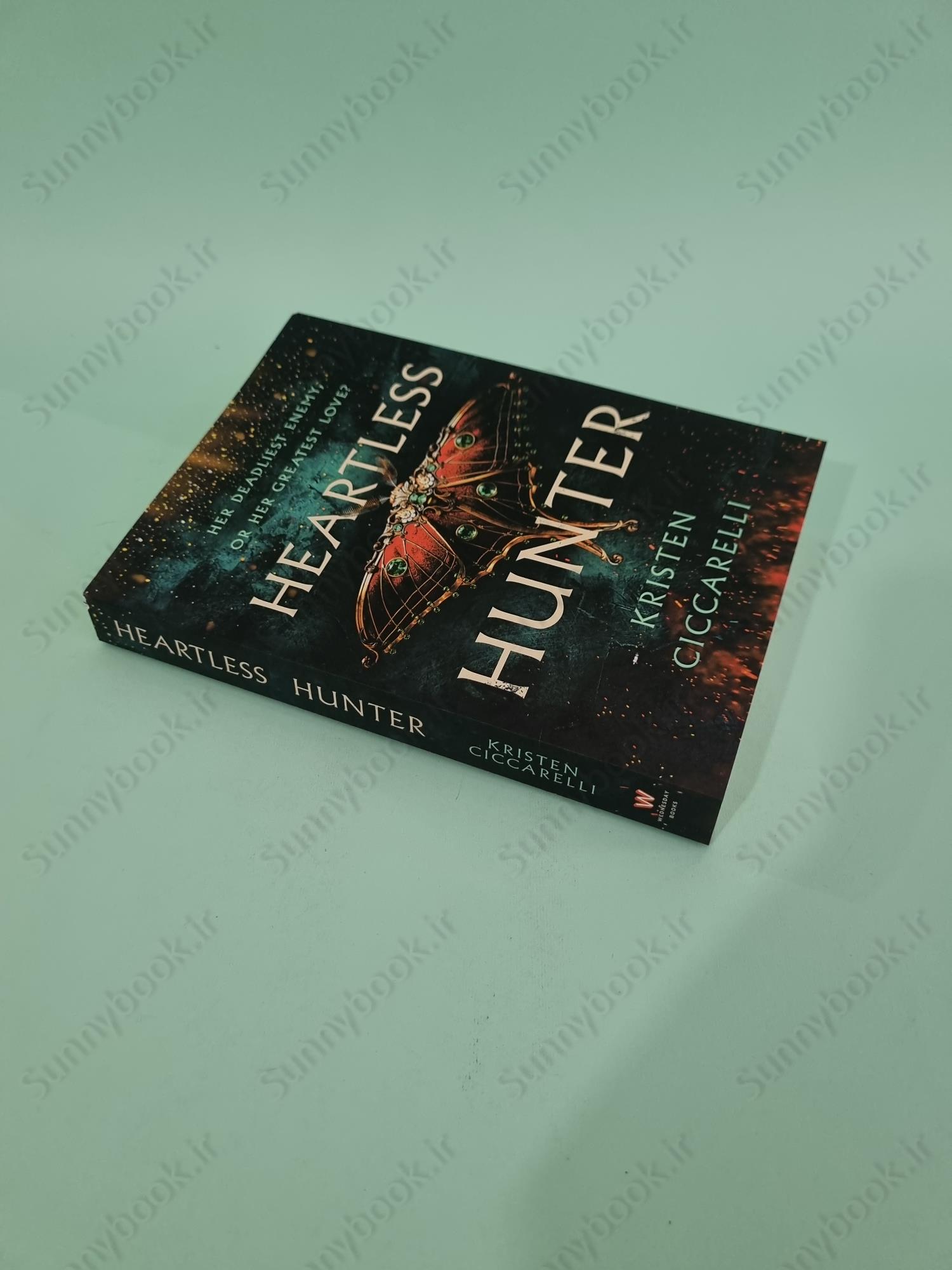 Heartless Hunter (The Crimson Moth 1) main 1 3