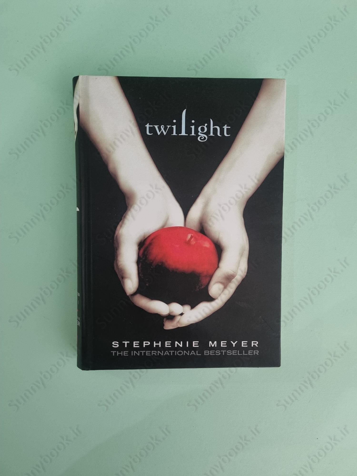 Twilight (The Twilight Saga 1) main 1 2