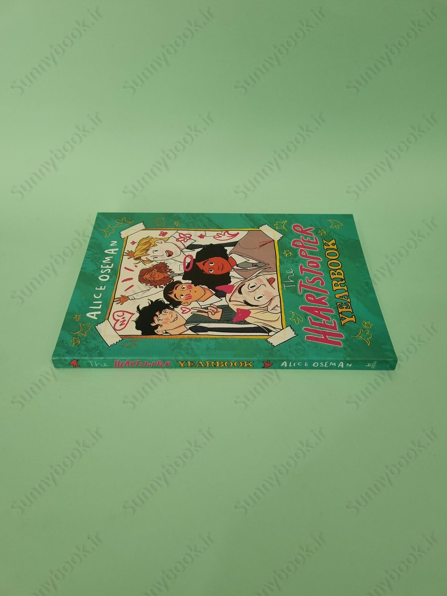 The Heartstopper Yearbook main 1 4