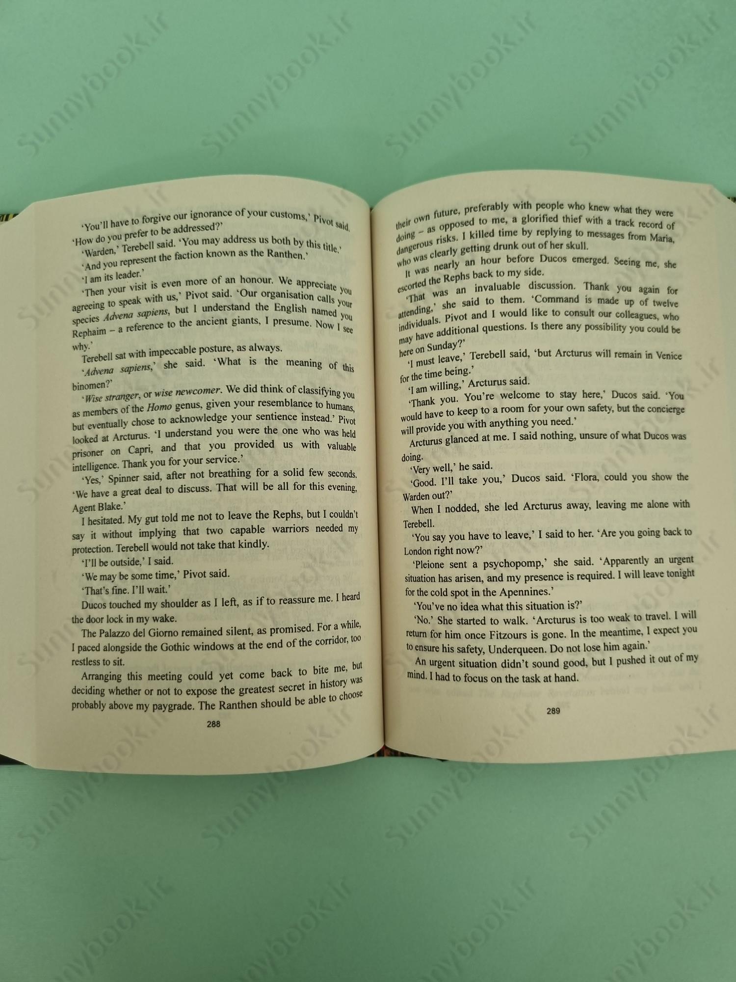 The Dark Mirror (The Bone Season 5) main 1 6