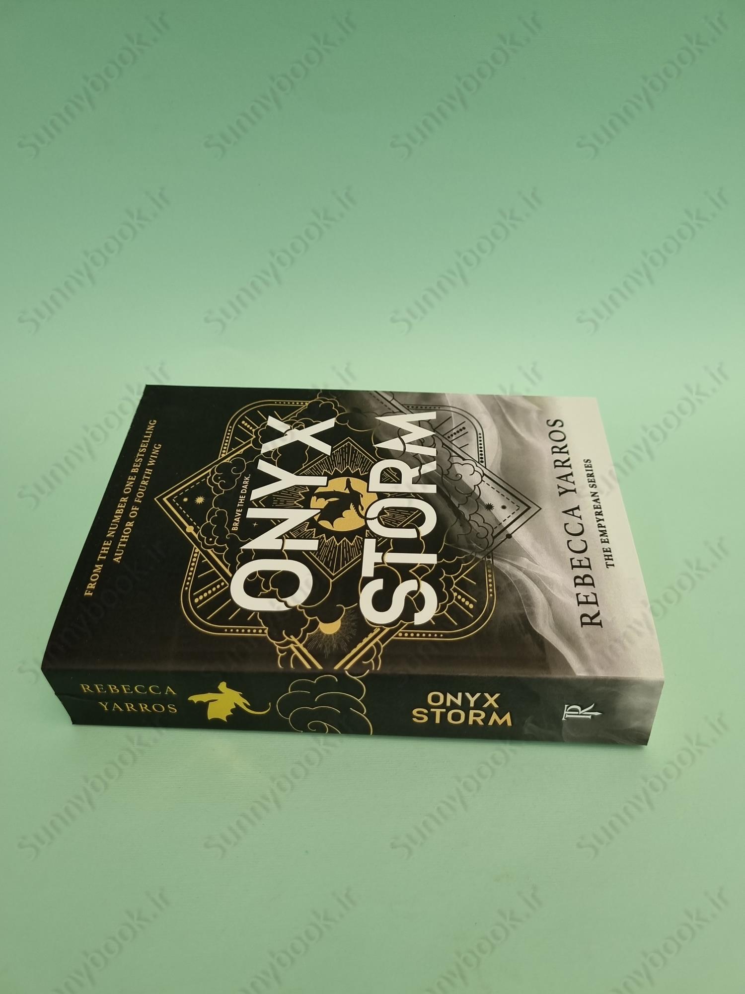 Onyx Storm (The Empyrean , 3) main 1 4