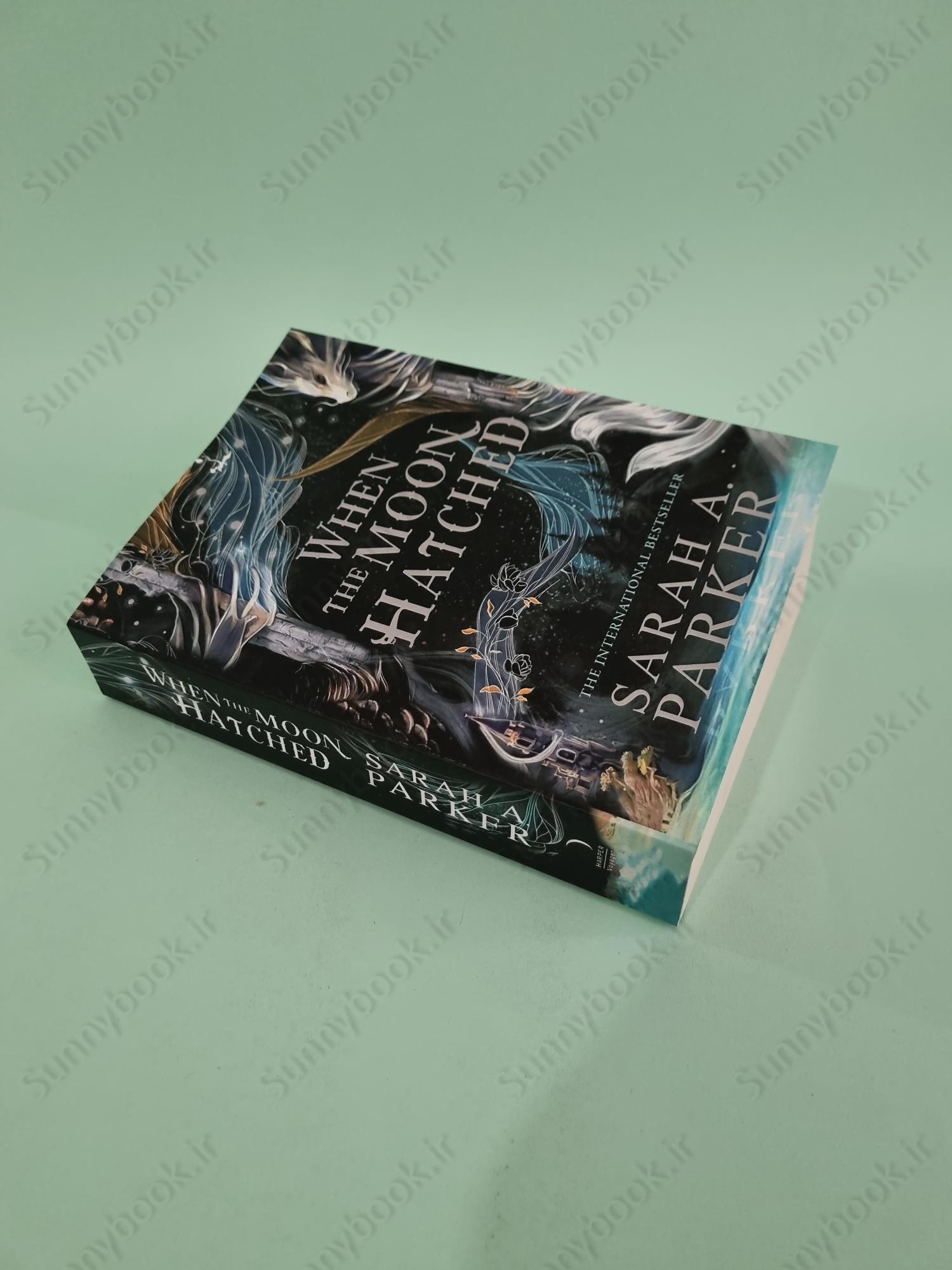 When the Moon Hatched (Moonfall 1) main 1 3