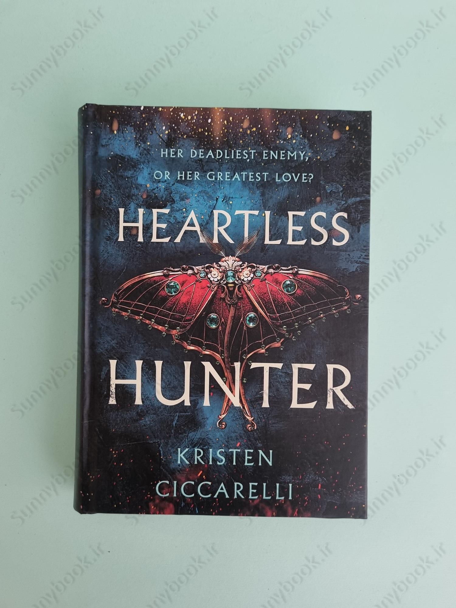 Heartless Hunter (The Crimson Moth 1) main 1 2