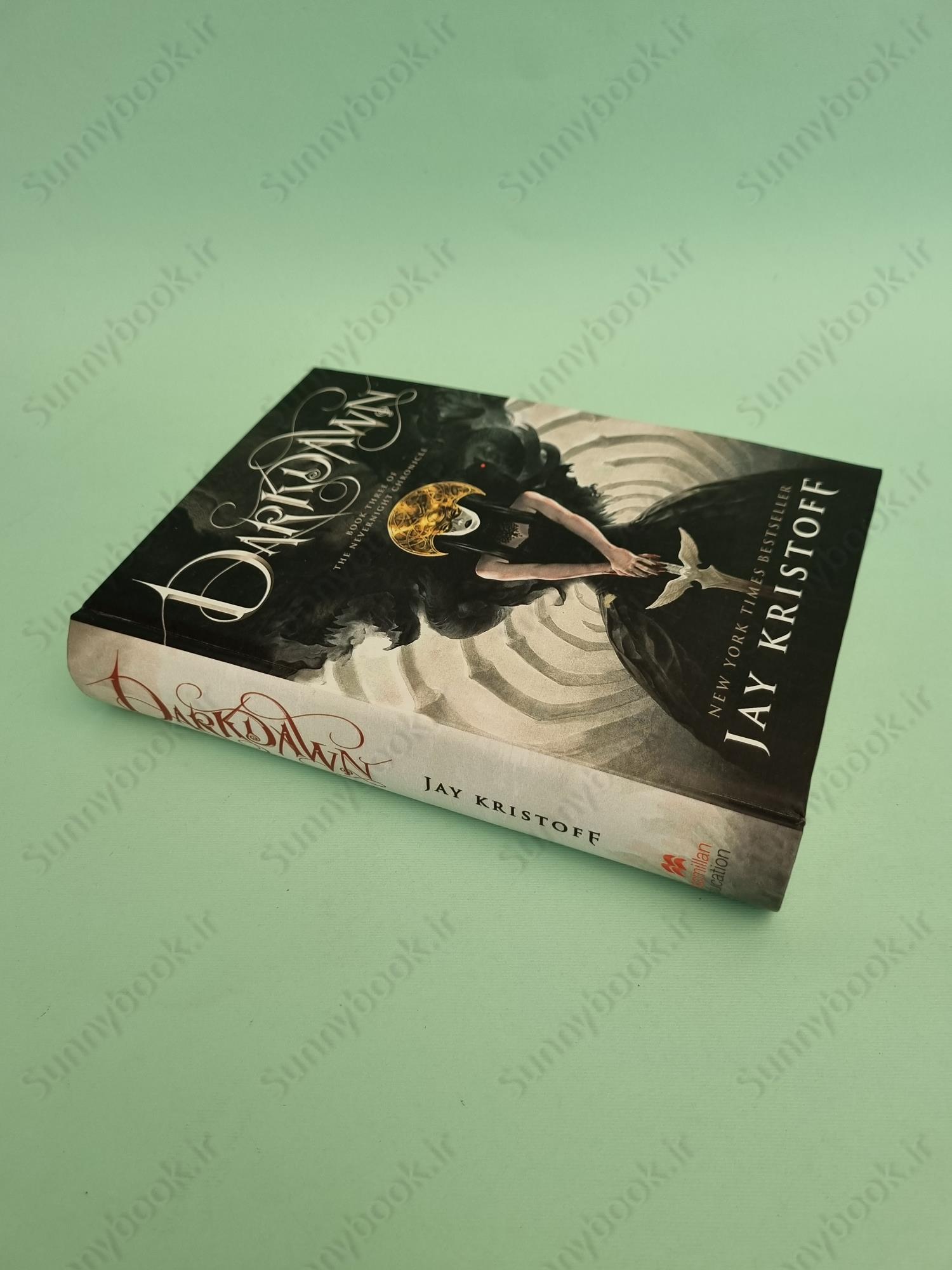 Darkdawn (The Nevernight Chronicles 3) main 1 3