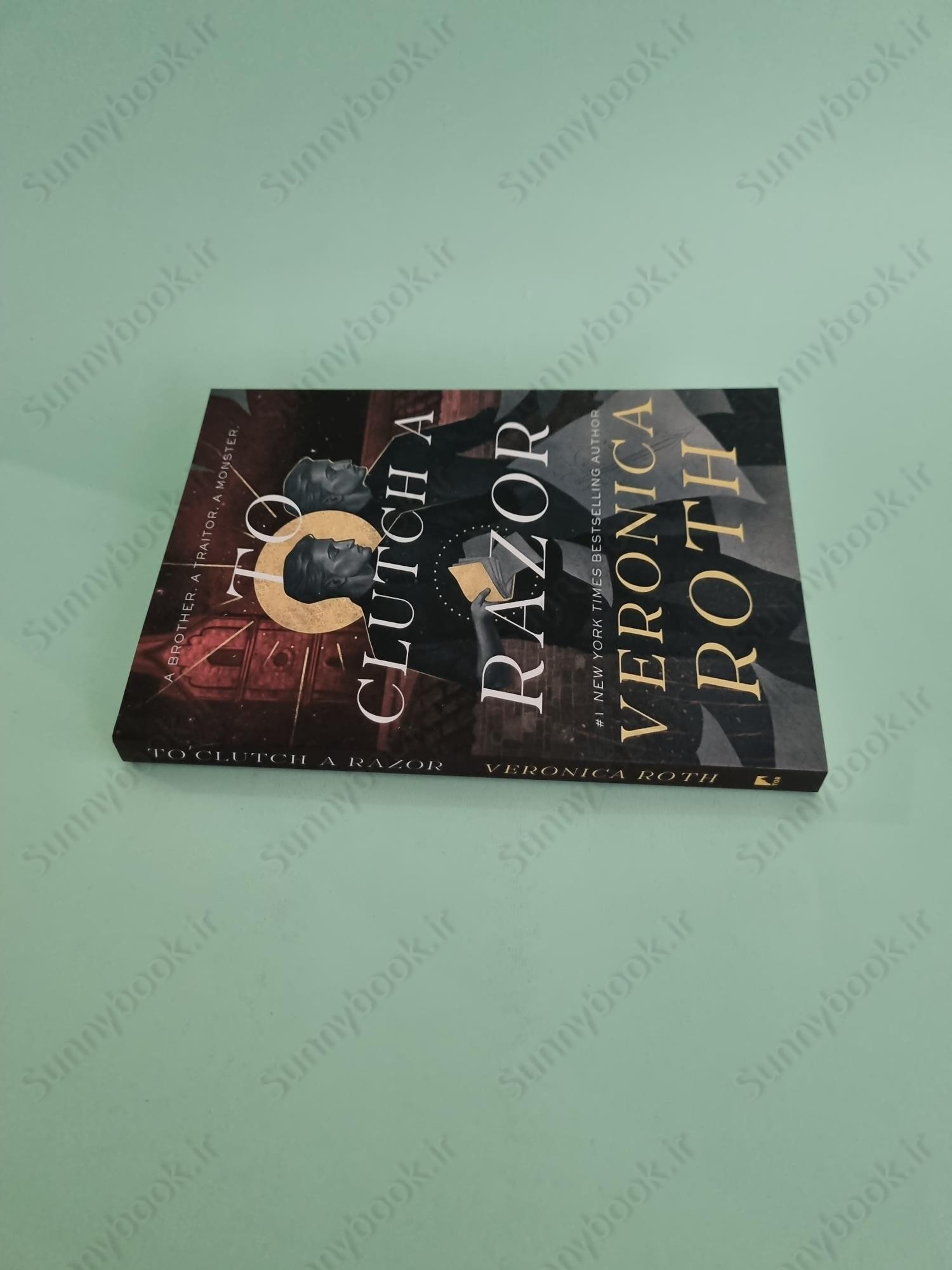 To Clutch a Razor (Curse Bearer 2) main 1 4