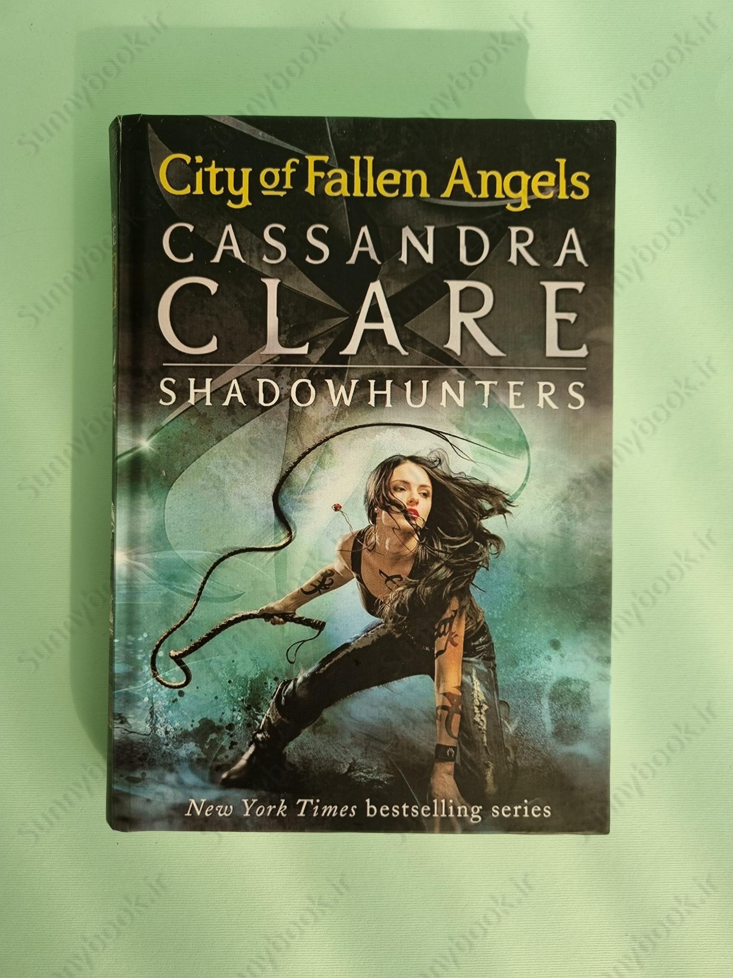 City of Fallen Angels (The Mortal Instruments, Book 4) main 1 2