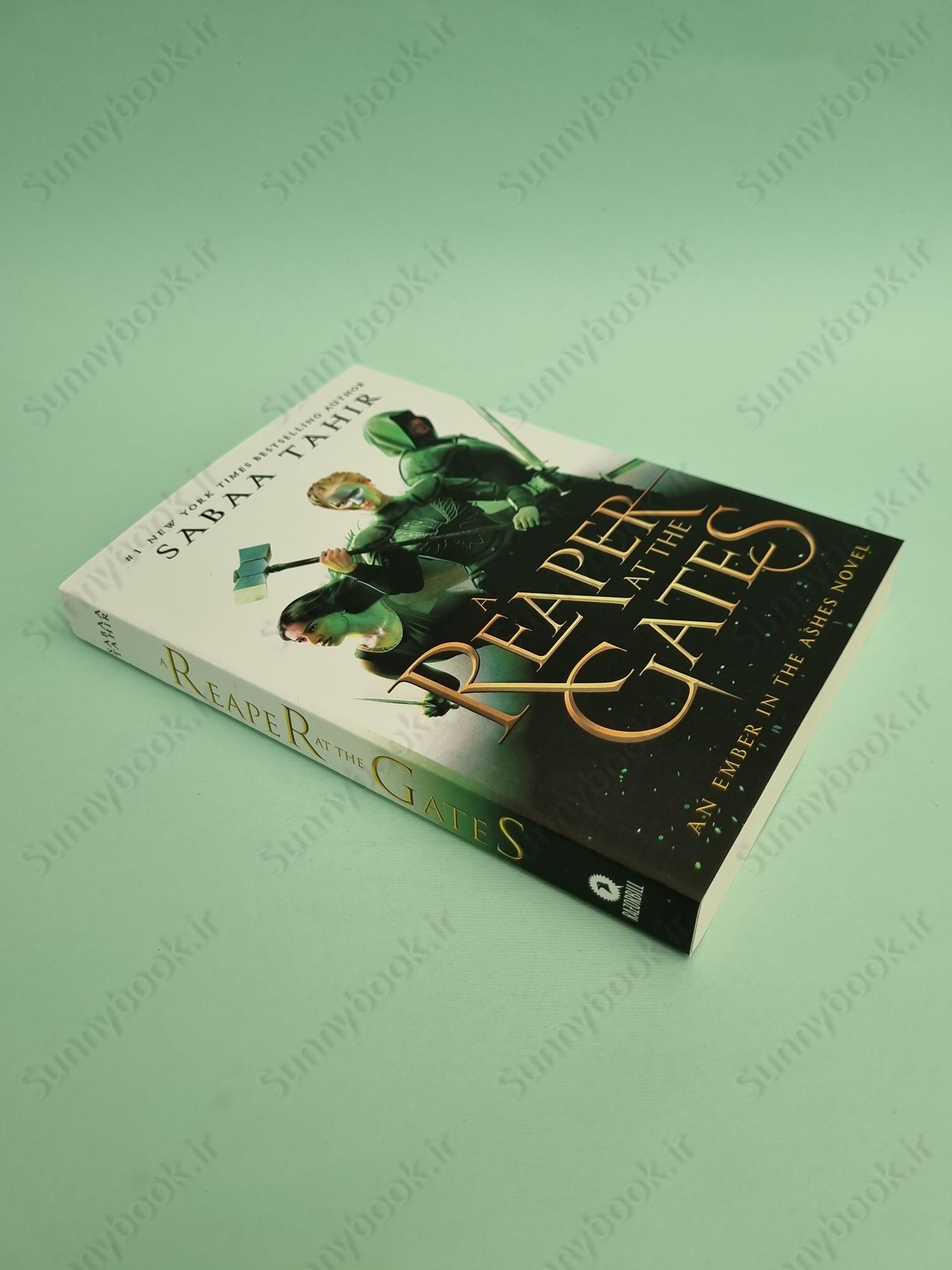 A Reaper at the Gates (An Ember in the Ashes 3) main 1 3