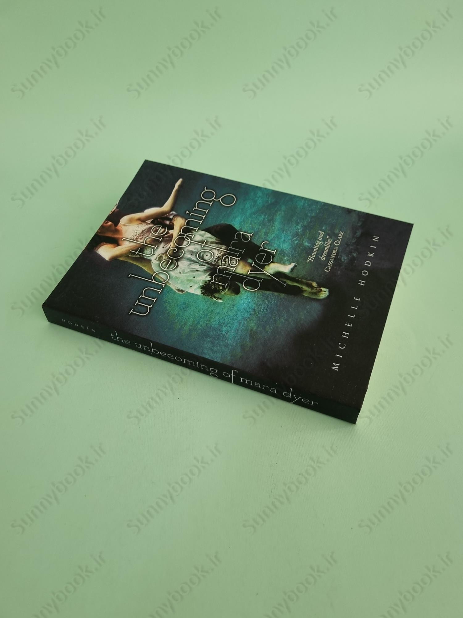 The Unbecoming of Mara Dyer (The Mara Dyer 1) main 1 3