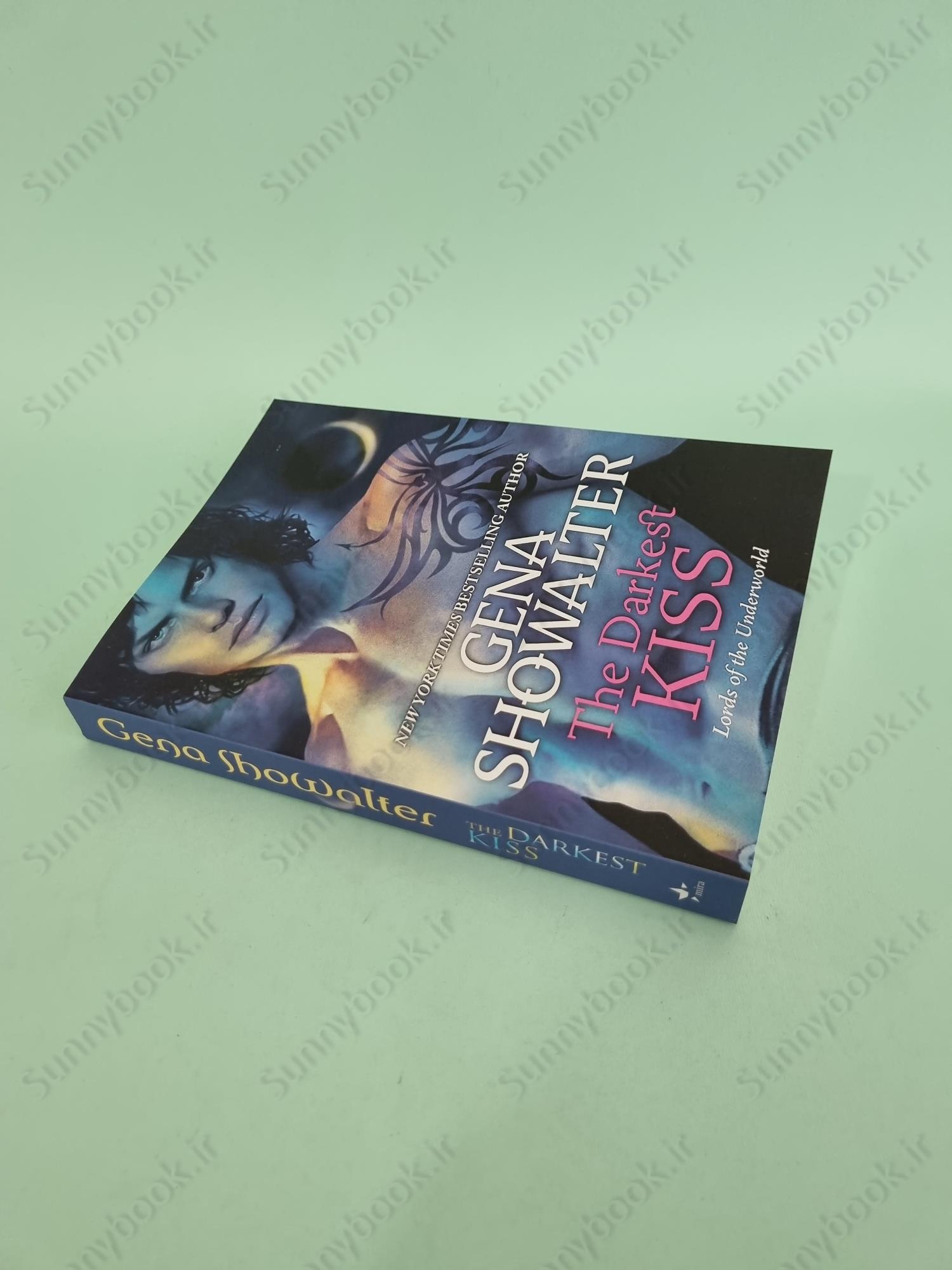 The Darkest Kiss (Lords of the Underworld, 2) main 1 3