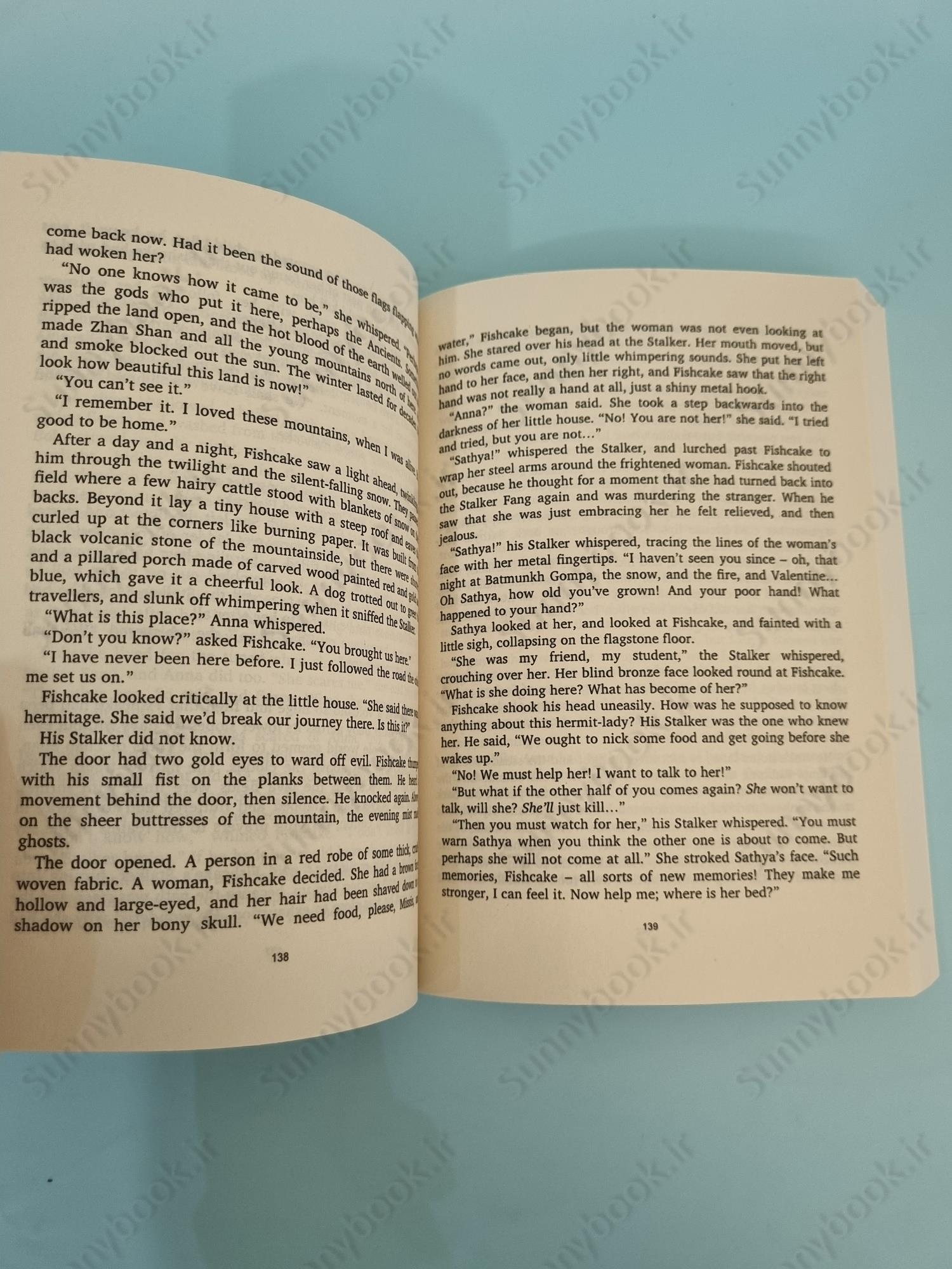 A Darkling Plain (Mortal Engines, Book 4) main 1 6