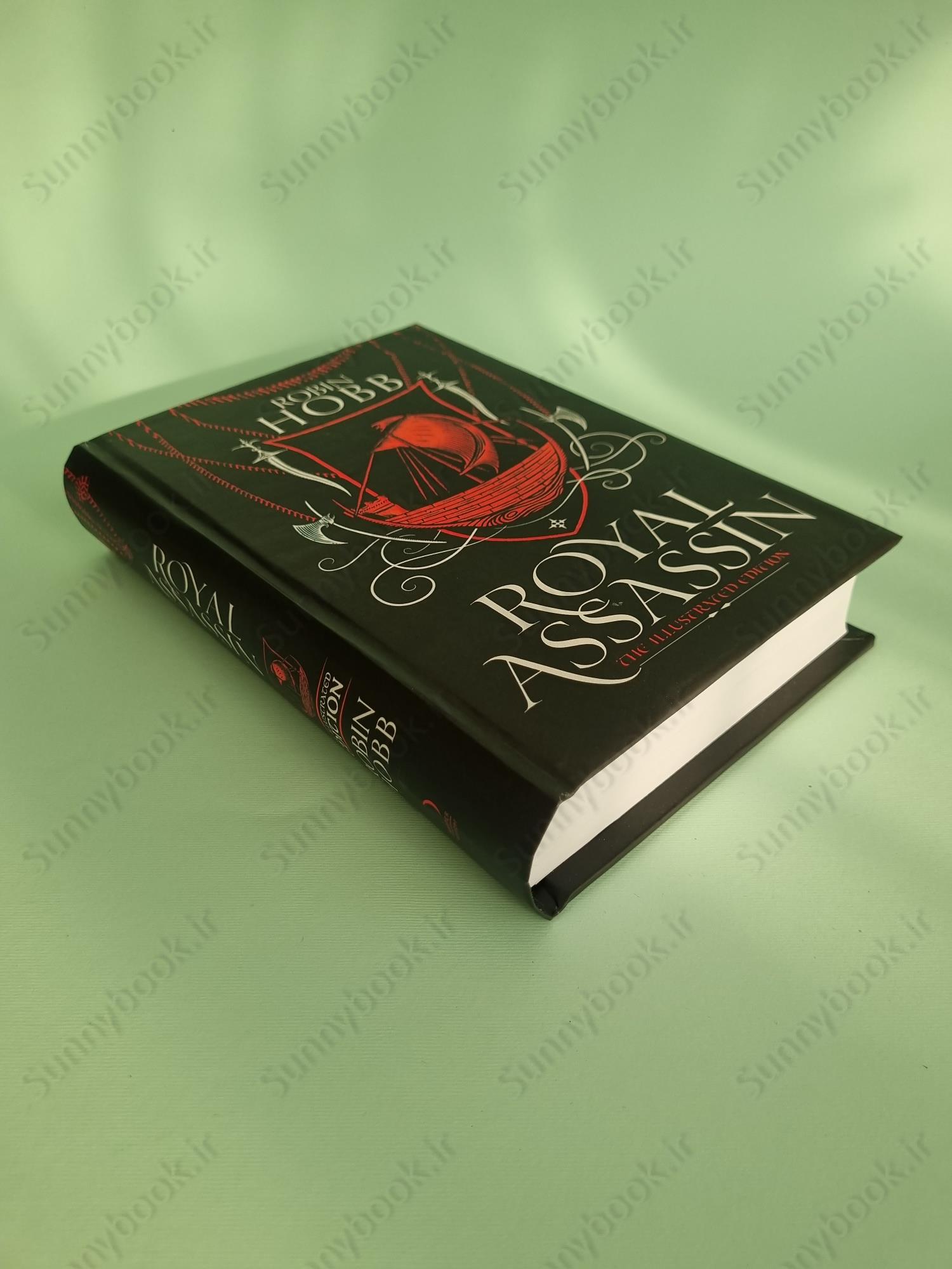Royal Assassin The Illustrated Edition (The Farseer Trilogy 2) main 1 3