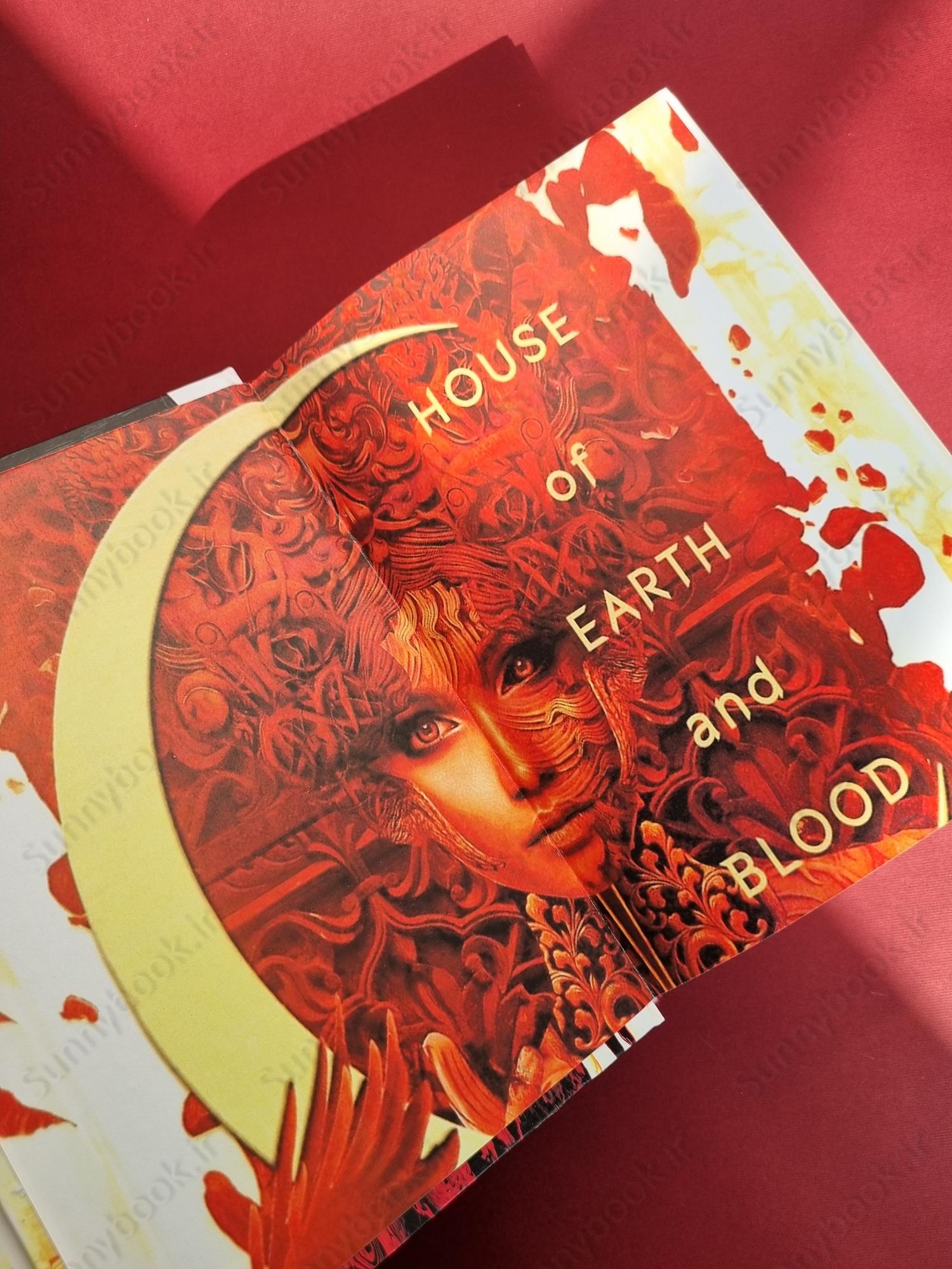 House of Earth and Blood (Crescent City 1) main 1 5