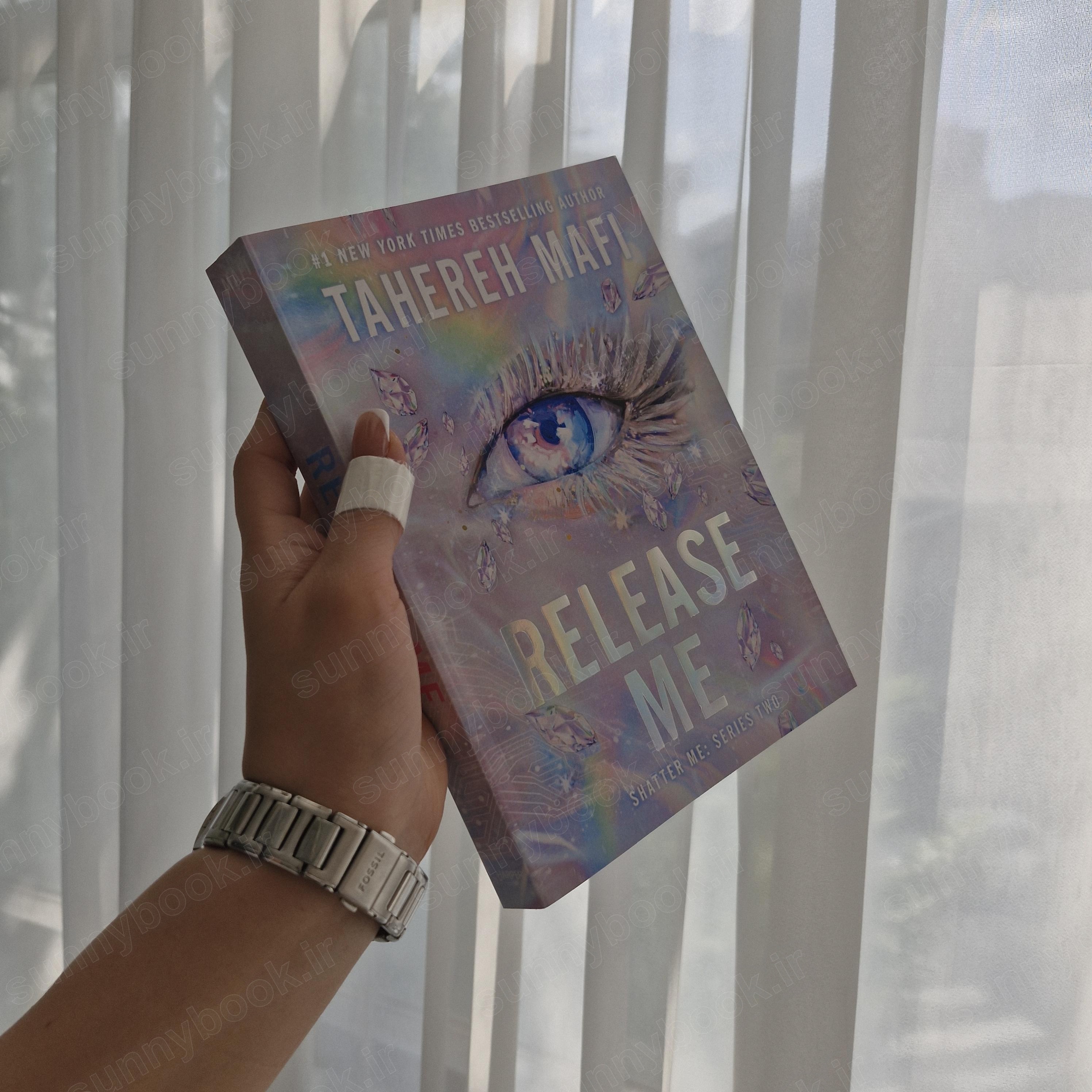Release Me (Shatter Me: The New Republic 1) main 1 9