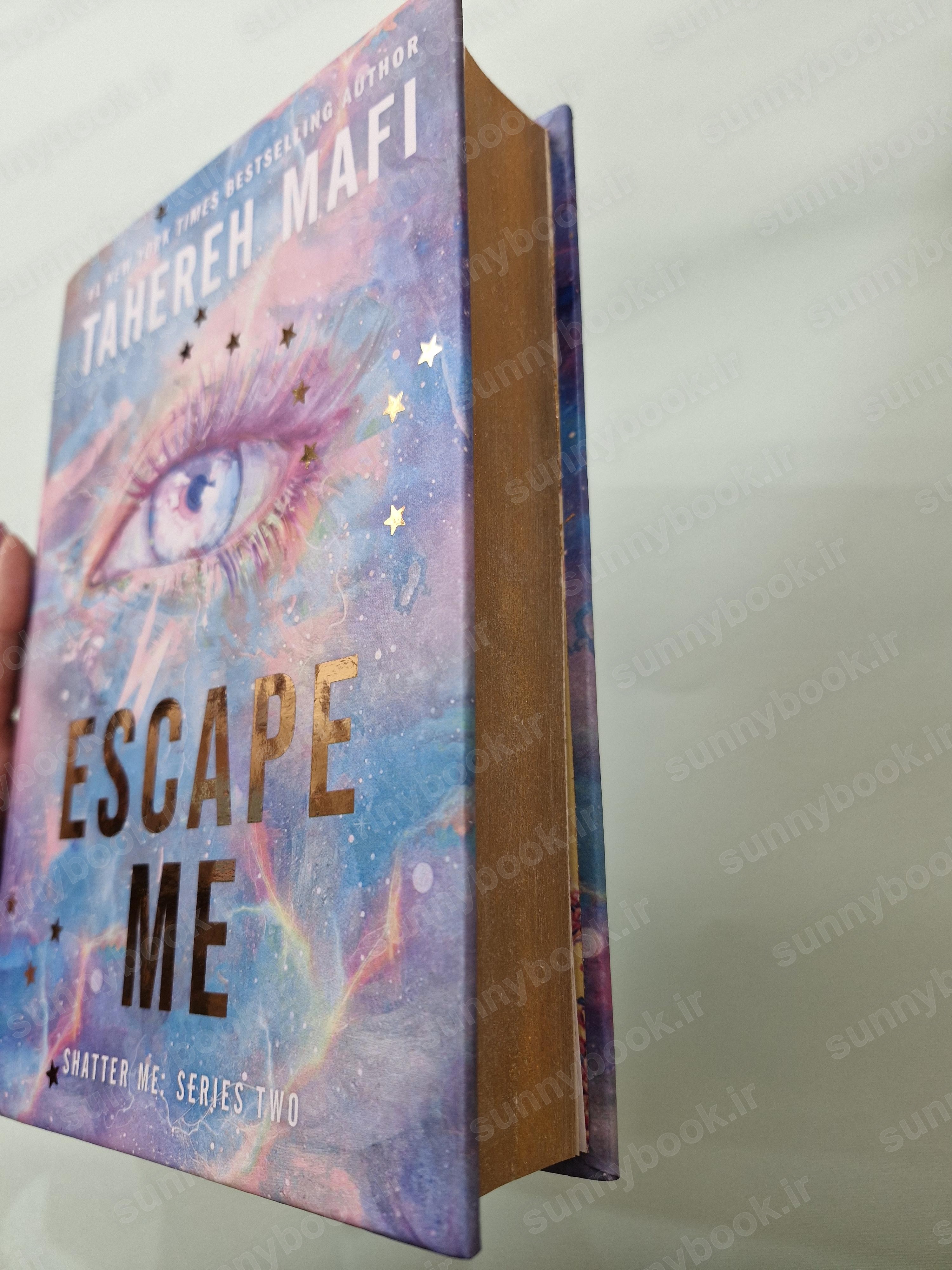 Escape Me (Shatter Me: The New Republic 3) main 1 3