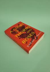 A Court of Thorns and Roses thumb 2 3