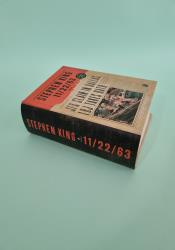 11/22/63: A Novel 11/22/63: A Novel thumb 2 3
