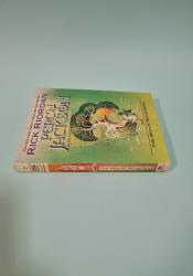 Percy Jackson and the Olympians, Book 2 The Sea of Monsters thumb 1 4
