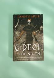 Gideon the Ninth (The Locked Tomb 1) thumb 2 2