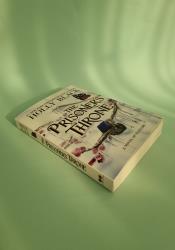 The Prisoner's Throne (The Stolen Heir, 2) thumb 2 3