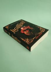 Lightlark (The Lightlark Saga Book 1) thumb 2 3