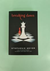 Breaking Dawn (The Twilight Saga 4) thumb 2 2