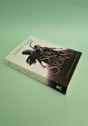 A Sky Beyond the Storm (An Ember in the Ashes 4) thumb 1 3