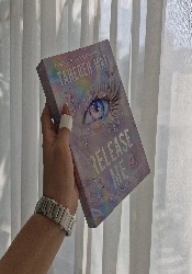 Release Me (Shatter Me: The New Republic 1) thumb 1 9