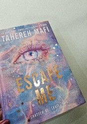 Escape Me (Shatter Me: The New Republic 3) thumb 1 7