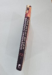 The Alloy of Law: A Mistborn Novel (The Mistborn Saga 4) thumb 2 4